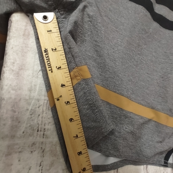 Vuori Mens Train Runner Performance Shorts Liner Striped Large - Picture 11 of 13